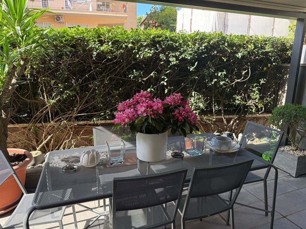 PONTE MILVIO - APPARTAMENTO CON GIARDINO E POSTO AUTO